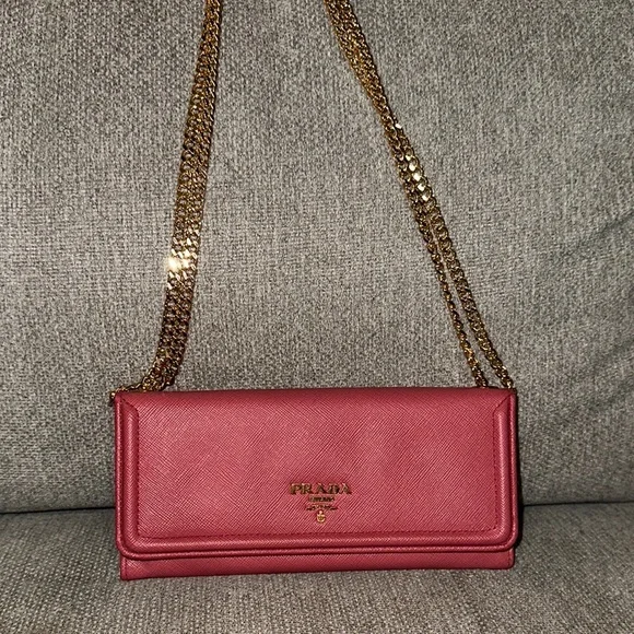 Prada Bag - Picture 3 of 17